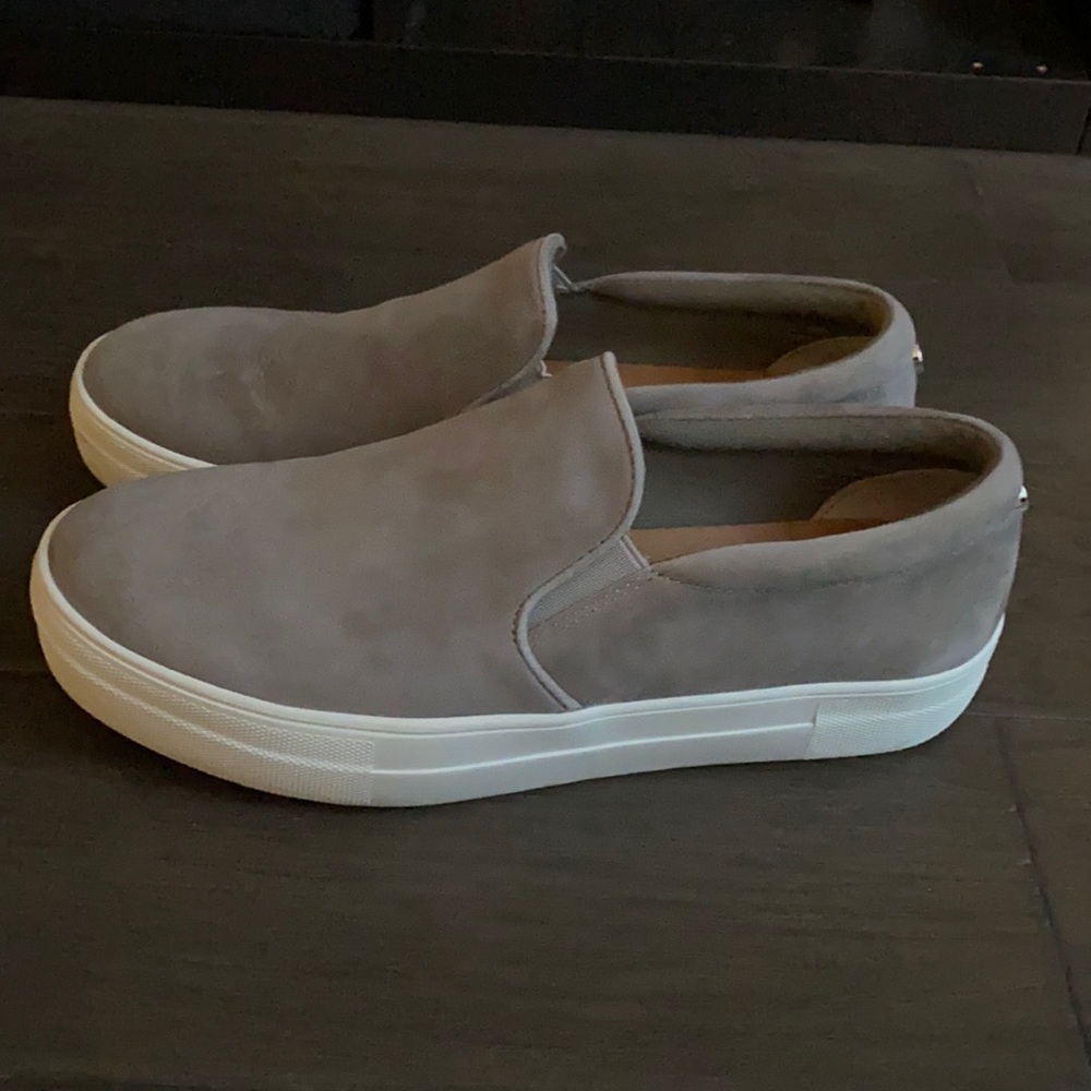 Steve Madden Gray Suede Slip on